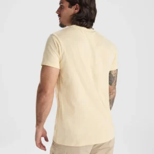 Camiseta Roly Dogo Premium CA6502 vista trasera sobre modelo