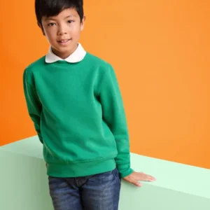 Sudadera infantil Roly Clásica SU1070 sobre modelo