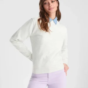 Sudadera Roly Clásica SU1070 vista frontal sobre modelo femenina